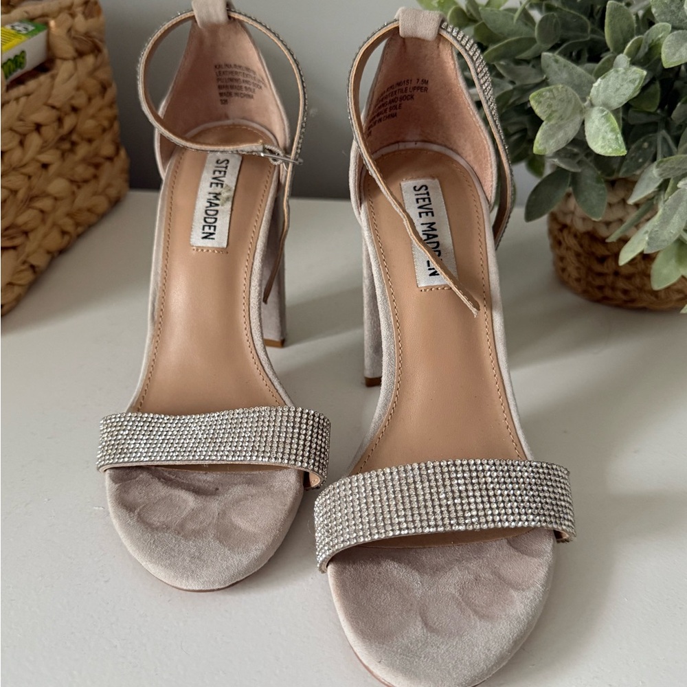 Steve Madden Gray Heels